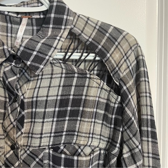 Free People Stitch Detail Plaid Long Sleeves Shirt Gray Multi
XS Runs Big - Picture 7 of 10